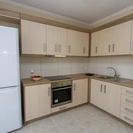 Nijay No 1, 2 Bedroom Sleeps 6 With Bed Settee In Lounge Appartement Spartokhórion