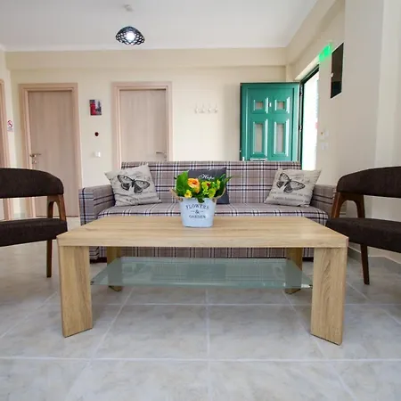 Nijay No 1, 2 Bedroom Sleeps 6 With Bed Settee In Lounge