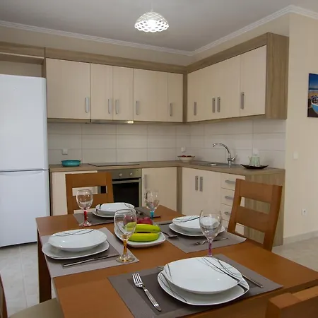 Appartement Nijay No 1, 2 Bedroom Sleeps 6 With Bed Settee In Lounge