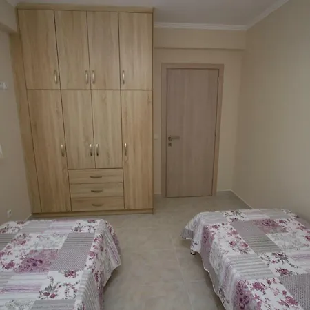 Appartement Nijay No 1, 2 Bedroom Sleeps 6 With Bed Settee In Lounge Spartokhórion